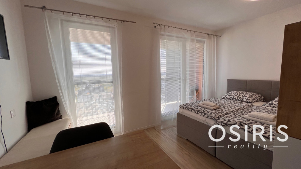 Zariadený 1.5i byt s balkónom, novostavba 2020 Slnečnice, parkovacie miesto