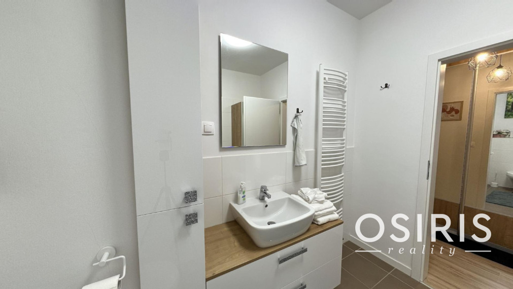 Zariadený 1.5i byt s balkónom, novostavba 2020 Slnečnice, parkovacie miesto