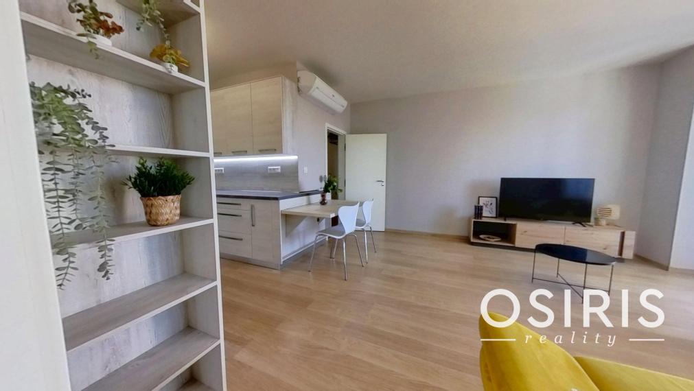 Klimatizovaný 2i byt s balkónom, novostavba 2019, parkovacie miesto