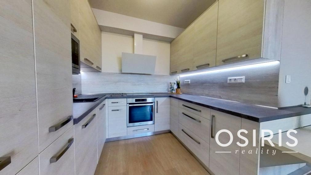 Klimatizovaný 2i byt s balkónom, novostavba 2019, parkovacie miesto