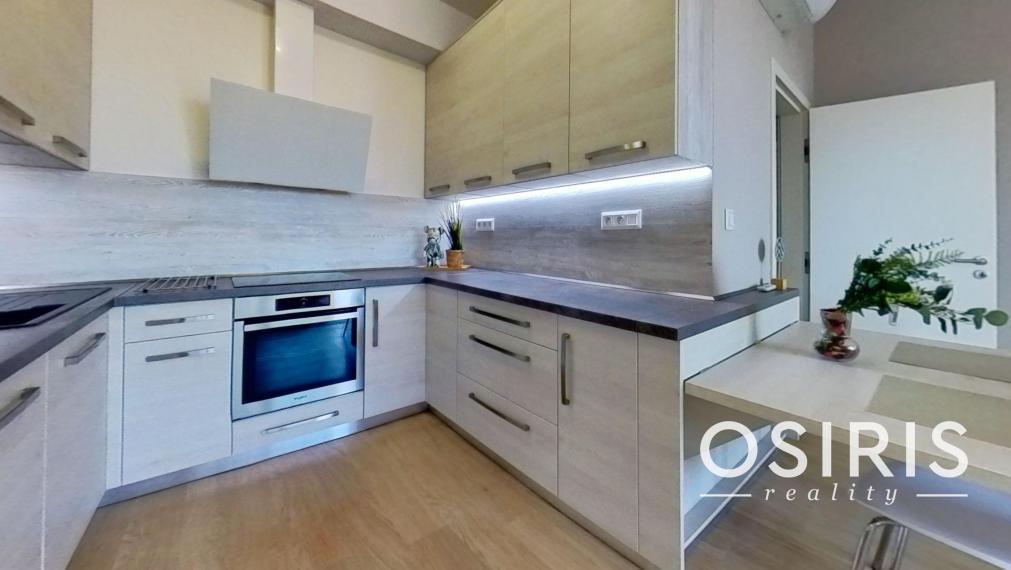 Klimatizovaný 2i byt s balkónom, novostavba 2019, parkovacie miesto