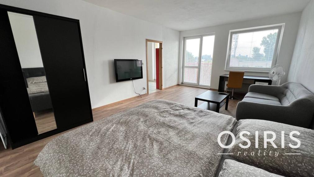 Zariadený 1-izbový byt s balkónom, Ružinov