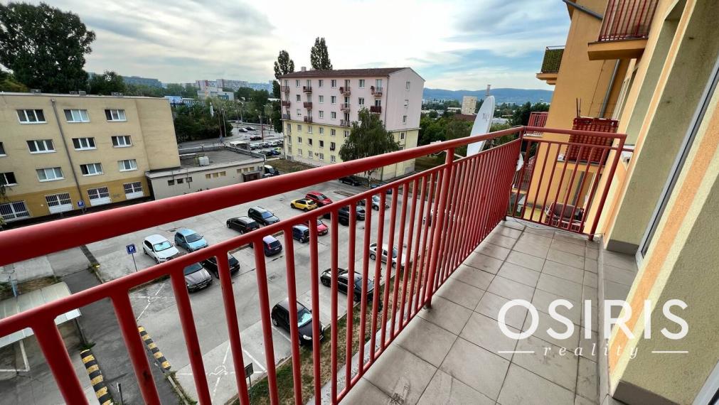 Zariadený 1-izbový byt s balkónom, Ružinov