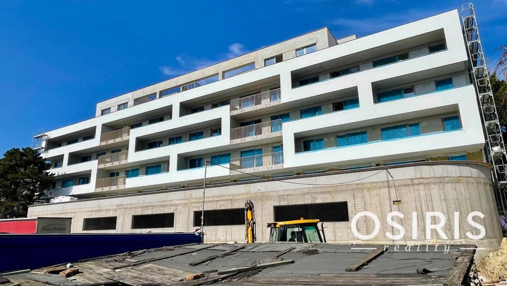 Slnečný 3 izb. byt s predzáhradkou a výhľadom na Bratislavu