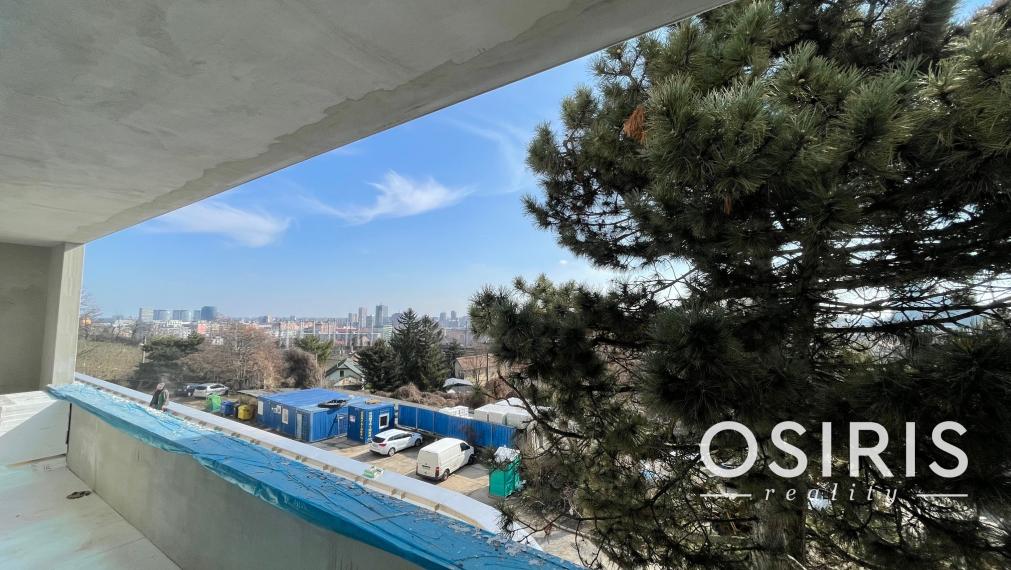 Slnečný 3 izb. byt s predzáhradkou a výhľadom na Bratislavu