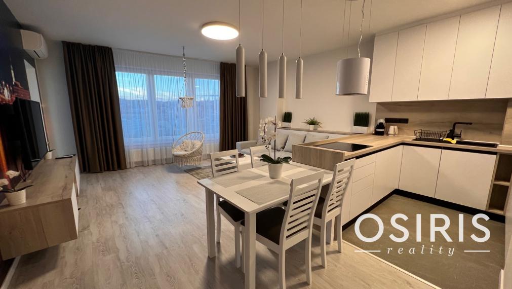 Klimatizovaný 2i byt s balkónom a s výhľadom na hrad, novostavba 2020