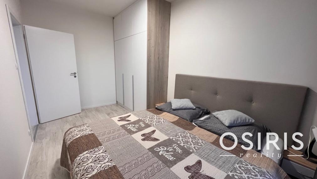 Klimatizovaný 2i byt s balkónom a s výhľadom na hrad, novostavba 2020