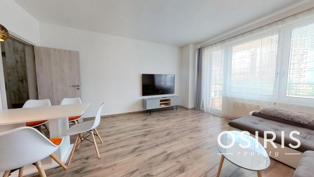 Krátkodobý prenájom - Klimatizovaný 2i byt s balkónom, novostavba 2019, parkovacie miesto