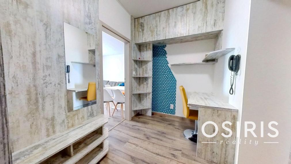 Krátkodobý prenájom - Klimatizovaný 2i byt s balkónom, novostavba 2019, parkovacie miesto