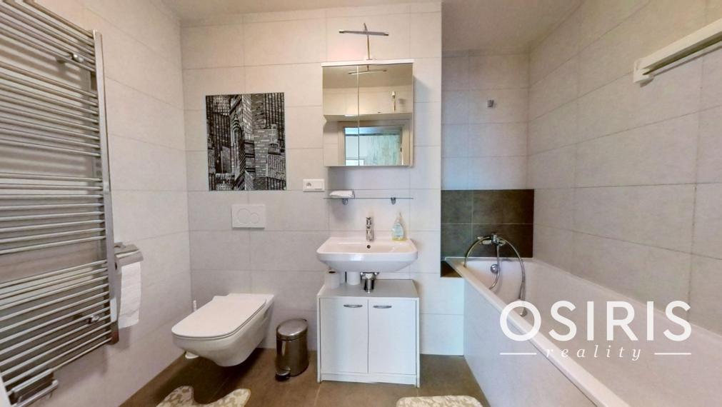 Krátkodobý prenájom - Klimatizovaný 2i byt s balkónom, novostavba 2019, parkovacie miesto