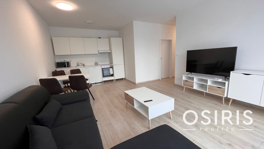 Klimatizovaný, zariadený 2i byt v novostavbe v tichej lokalite Rovinka s vlastným parkovacím miestom