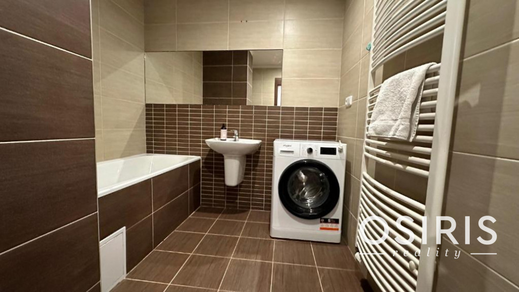 Zariadený 2i byt po rekonštrukcii z r. 2020, balkón, parkovanie