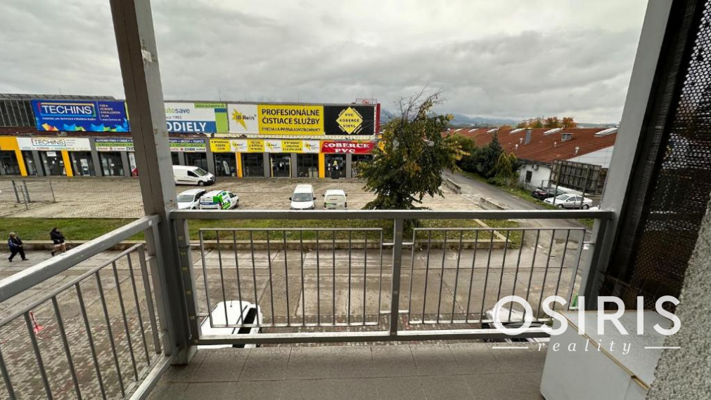 Zariadený 2i byt po rekonštrukcii z r. 2020, balkón, parkovanie