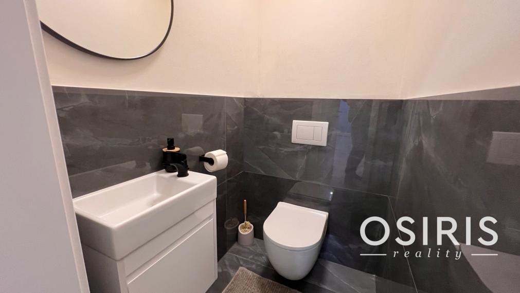 Klimatizovaný 4i rodinný dom s bazénom, 2x parkovanie na pozemku, novostavba 2023