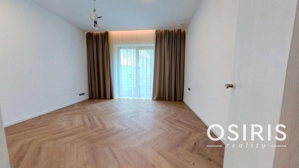 Nadštandardný klimatizovaný 5i byt 160 m2 + záhrada 100 m2, Holubyho ul.