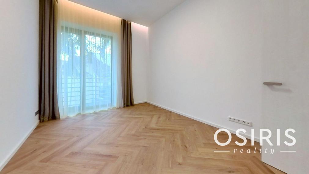 Nadštandardný klimatizovaný 5i byt 160 m2 + záhrada 100 m2, Holubyho ul.