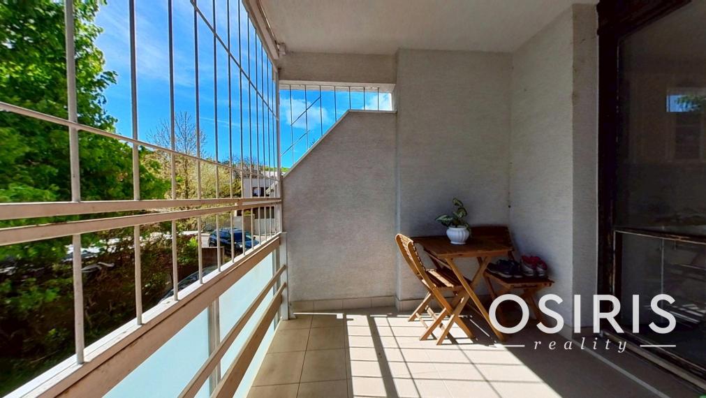 Priestranný 3 izbový byt s loggiou 12m2 v pôvodnom stave, Bôrik