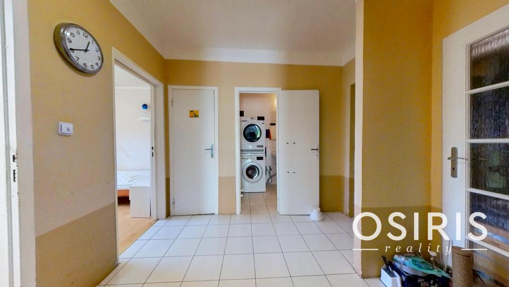 Priestranný 3 izbový byt s loggiou 12m2 v pôvodnom stave, Bôrik