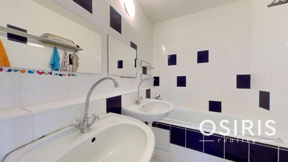 Priestranný 3 izbový byt s loggiou 12m2 v pôvodnom stave, Bôrik