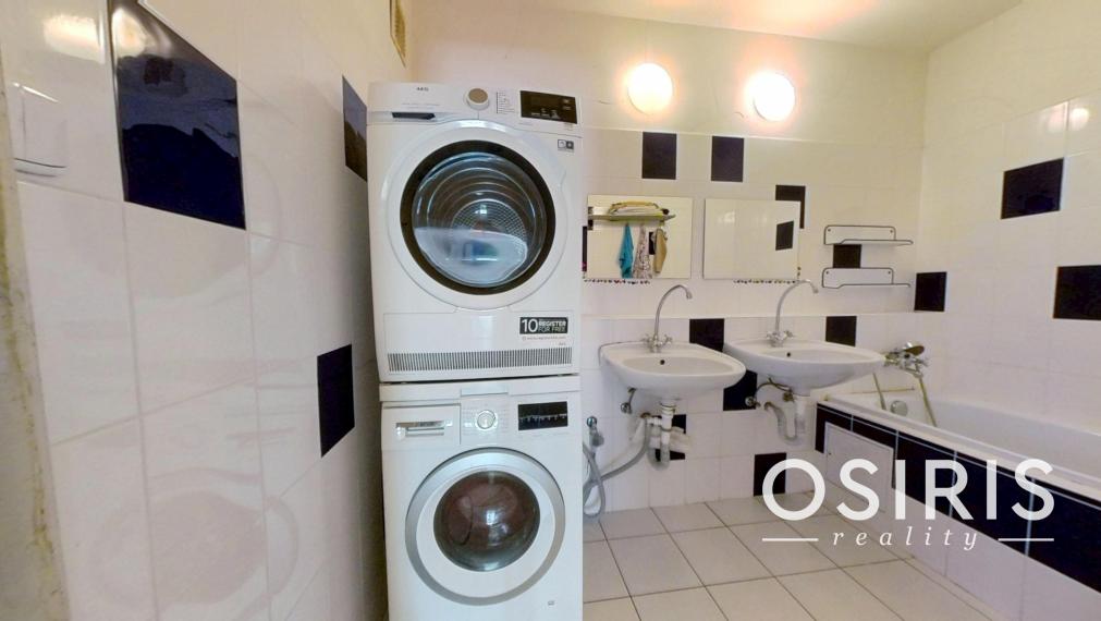 Priestranný 3 izbový byt s loggiou 12m2 v pôvodnom stave, Bôrik