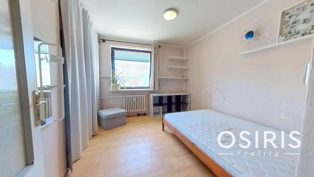 Priestranný 3 izbový byt s loggiou 12m2 v pôvodnom stave, Bôrik