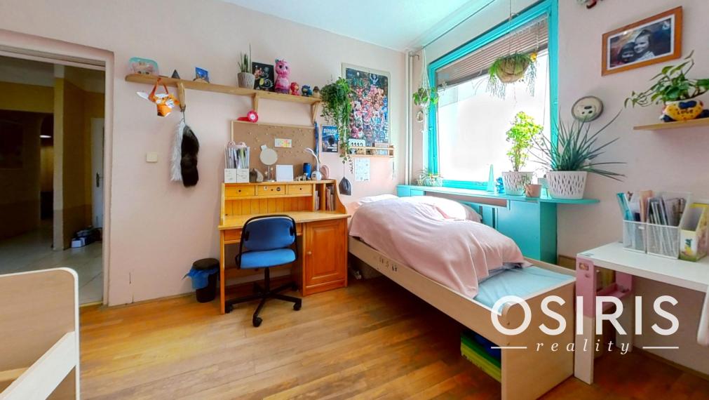 Priestranný 3 izbový byt s loggiou 12m2 v pôvodnom stave, Bôrik