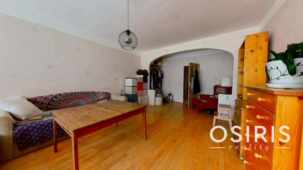 Priestranný 3 izbový byt s loggiou 12m2 v pôvodnom stave, Bôrik