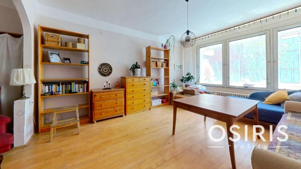 Priestranný 3 izbový byt s loggiou 12m2 v pôvodnom stave, Bôrik