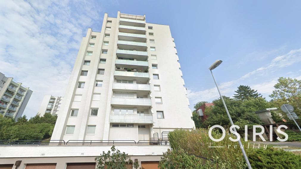 Priestranný 3 izbový byt s loggiou 12m2 v pôvodnom stave, Bôrik