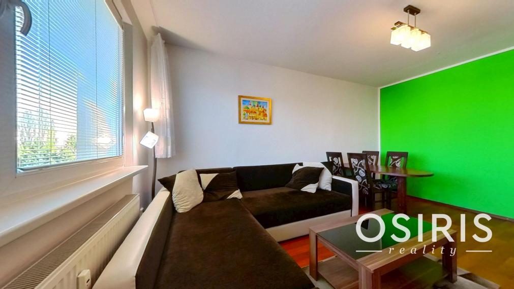 Zariadený 2 izbový byt po rekonštrukcii z r. 2005, pri Lesíku, Petržalka