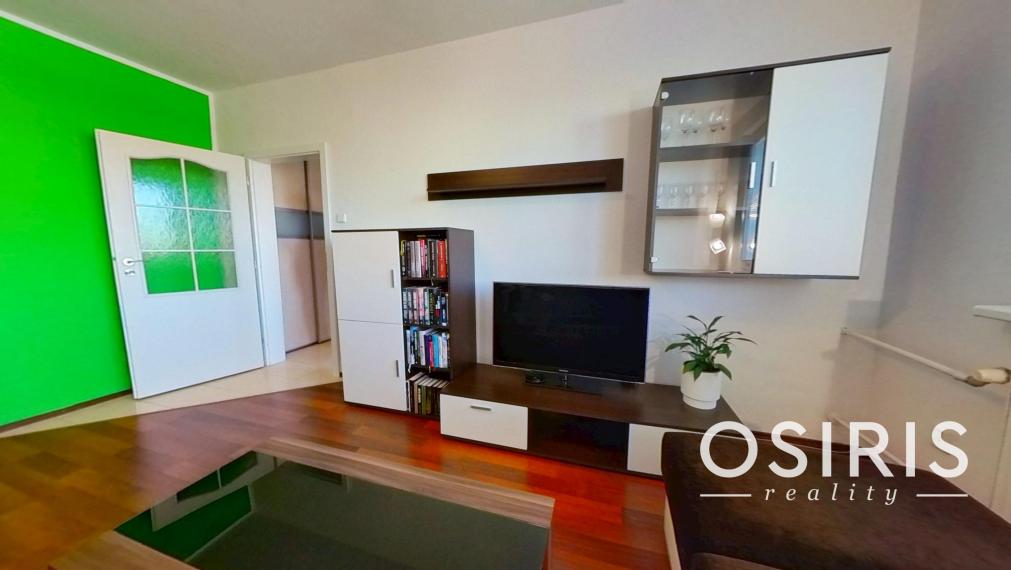 Zariadený 2 izbový byt po rekonštrukcii z r. 2005, pri Lesíku, Petržalka