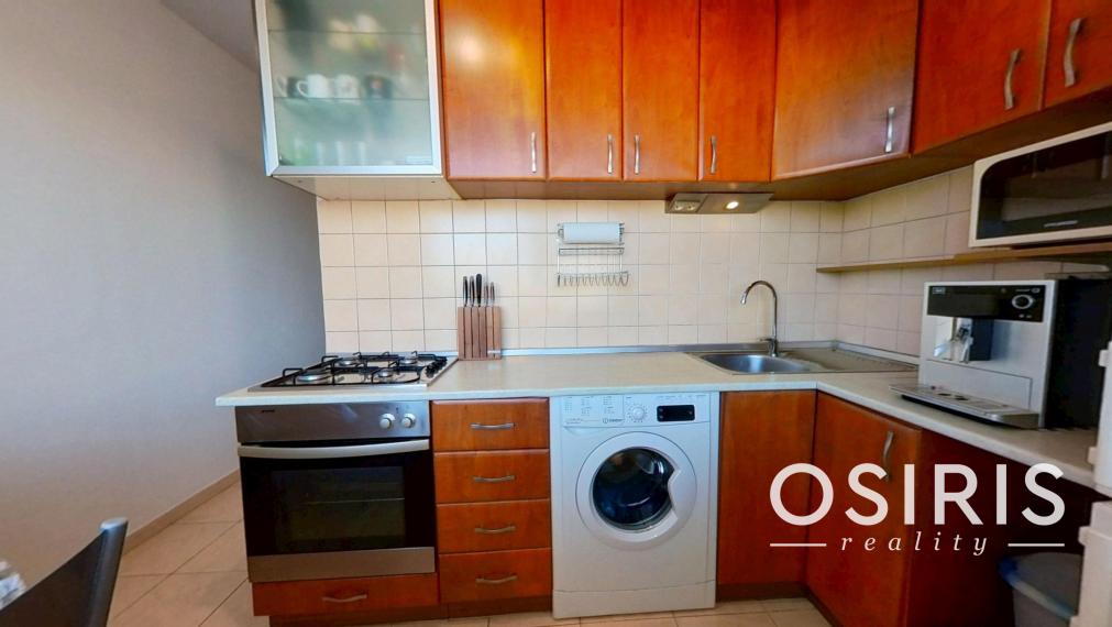 Zariadený 2 izbový byt po rekonštrukcii z r. 2005, pri Lesíku, Petržalka