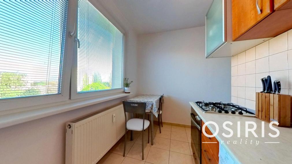 Zariadený 2 izbový byt po rekonštrukcii z r. 2005, pri Lesíku, Petržalka