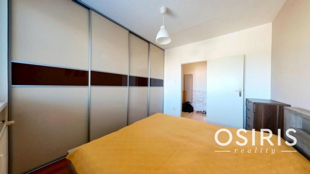 Zariadený 2 izbový byt po rekonštrukcii z r. 2005, pri Lesíku, Petržalka