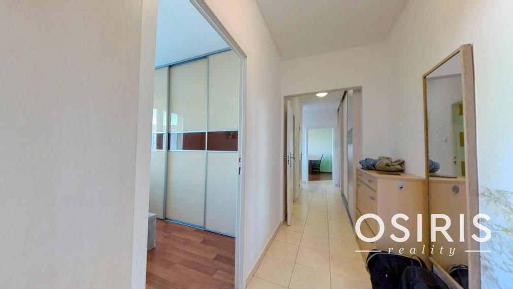 Zariadený 2 izbový byt po rekonštrukcii z r. 2005, pri Lesíku, Petržalka