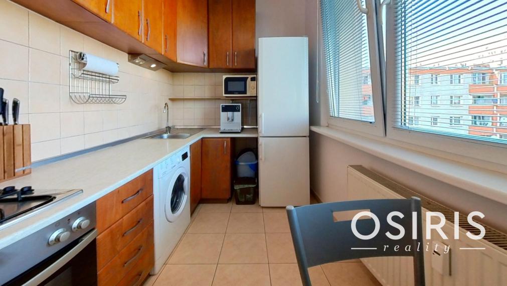 Zariadený 2 izbový byt po rekonštrukcii z r. 2005, pri Lesíku, Petržalka