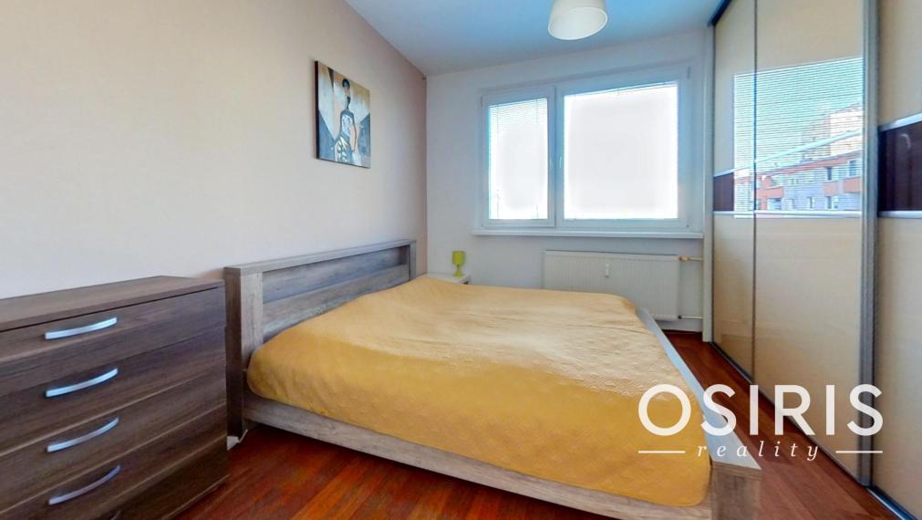 Zariadený 2 izbový byt po rekonštrukcii z r. 2005, pri Lesíku, Petržalka