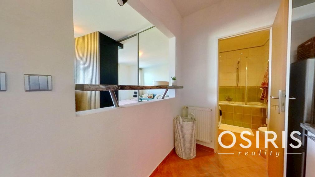 Krátkodobý prenájom - 6 mesiacov, zariadený 2-izbový byt po kompletnej rekonštrukcii, Pri Bielom kríži