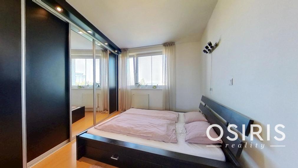 Krátkodobý prenájom - 6 mesiacov, zariadený 2-izbový byt po kompletnej rekonštrukcii, Pri Bielom kríži