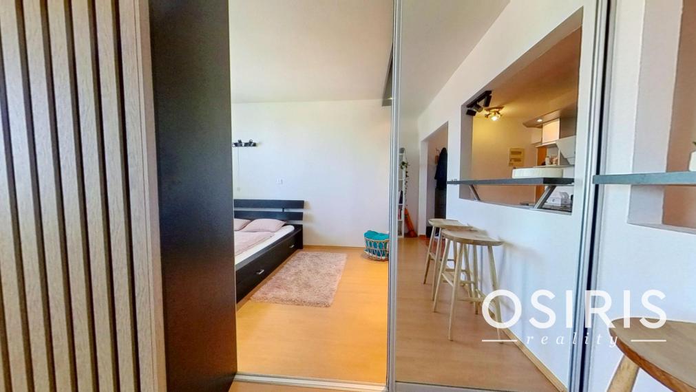 Krátkodobý prenájom - 6 mesiacov, zariadený 2-izbový byt po kompletnej rekonštrukcii, Pri Bielom kríži