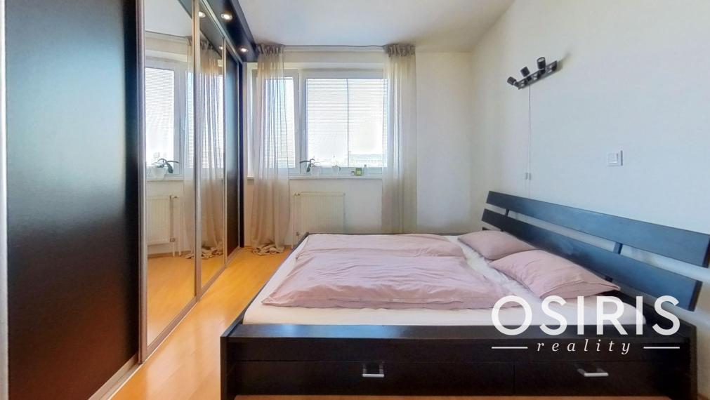 Krátkodobý prenájom - 6 mesiacov, zariadený 2-izbový byt po kompletnej rekonštrukcii, Pri Bielom kríži