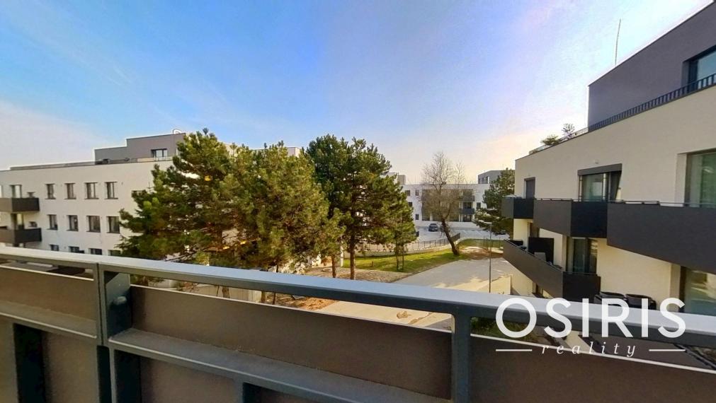 2i byt v štandarde, balkón 4.51 m2, 1x parkovacie miesto, obec Rovinka