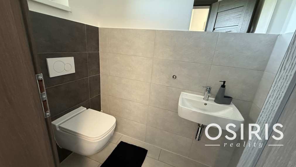 Moderný 4-izbový rodinný dom so záhradou a terasou, Uhorská Ves