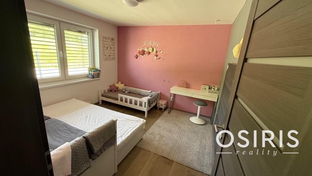 Moderný 4-izbový rodinný dom so záhradou a terasou, Uhorská Ves