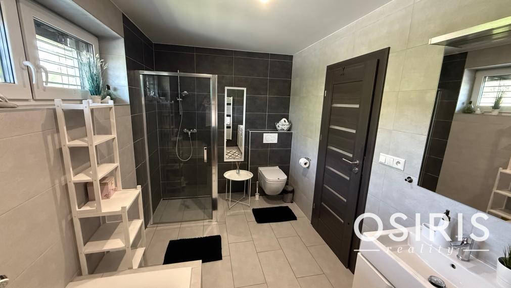 Moderný 4-izbový rodinný dom so záhradou a terasou, Uhorská Ves