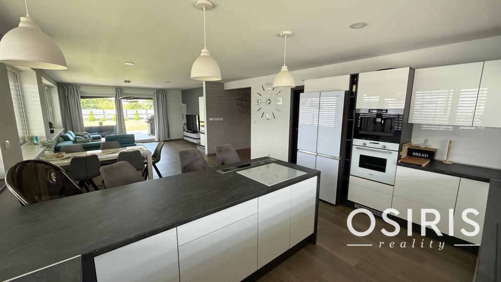 Moderný 4-izbový rodinný dom so záhradou a terasou, Uhorská Ves