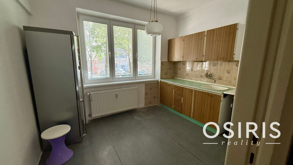 Priestranný 3 izbový byt, po čiastočnej rekonštrukcii, Americká ul.