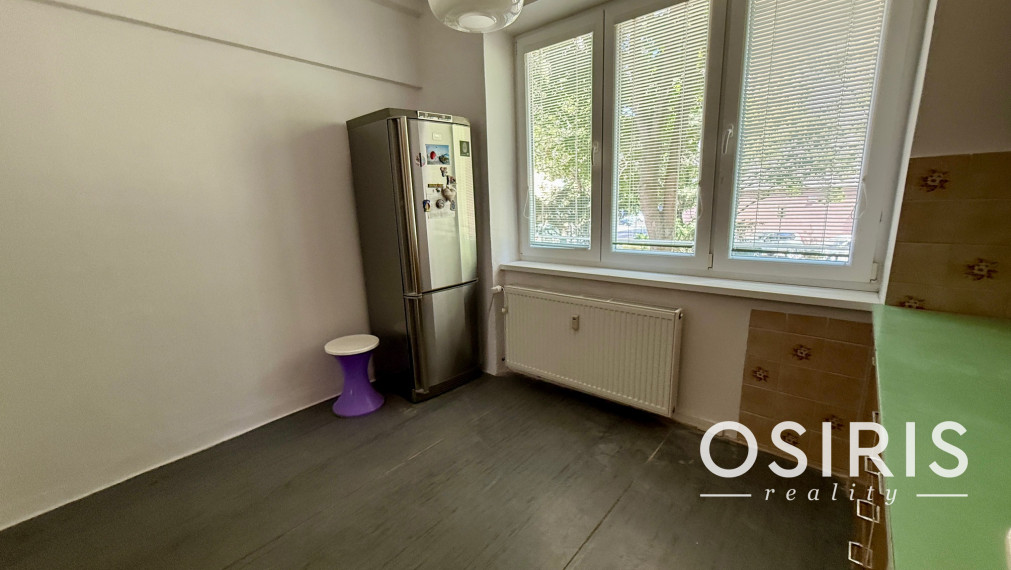 Priestranný 3 izbový byt, po čiastočnej rekonštrukcii, Americká ul.