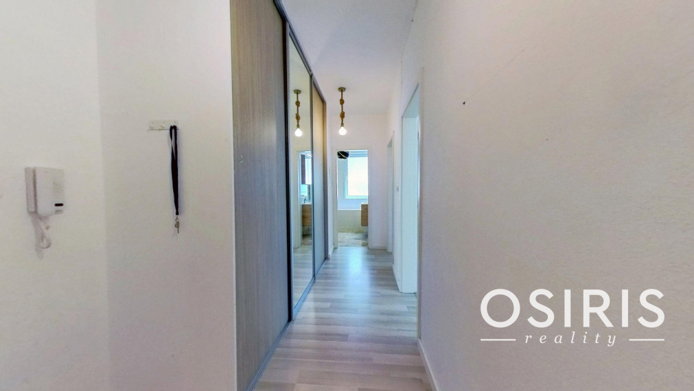 Zariadený 2i byt so záhradou 198m2, novostavba 2016, 1x parkovanie