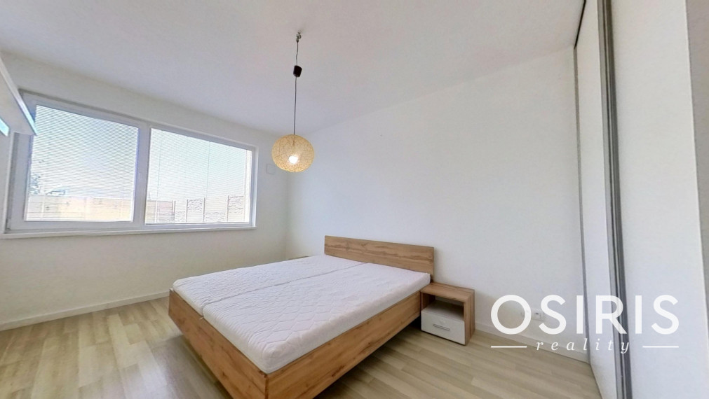 Zariadený 2i byt so záhradou 198m2, novostavba 2016, 1x parkovanie